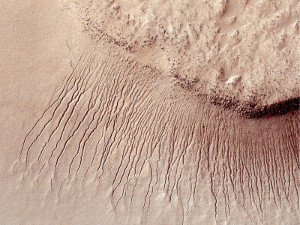 Ruisseaux de saumure sur Mars